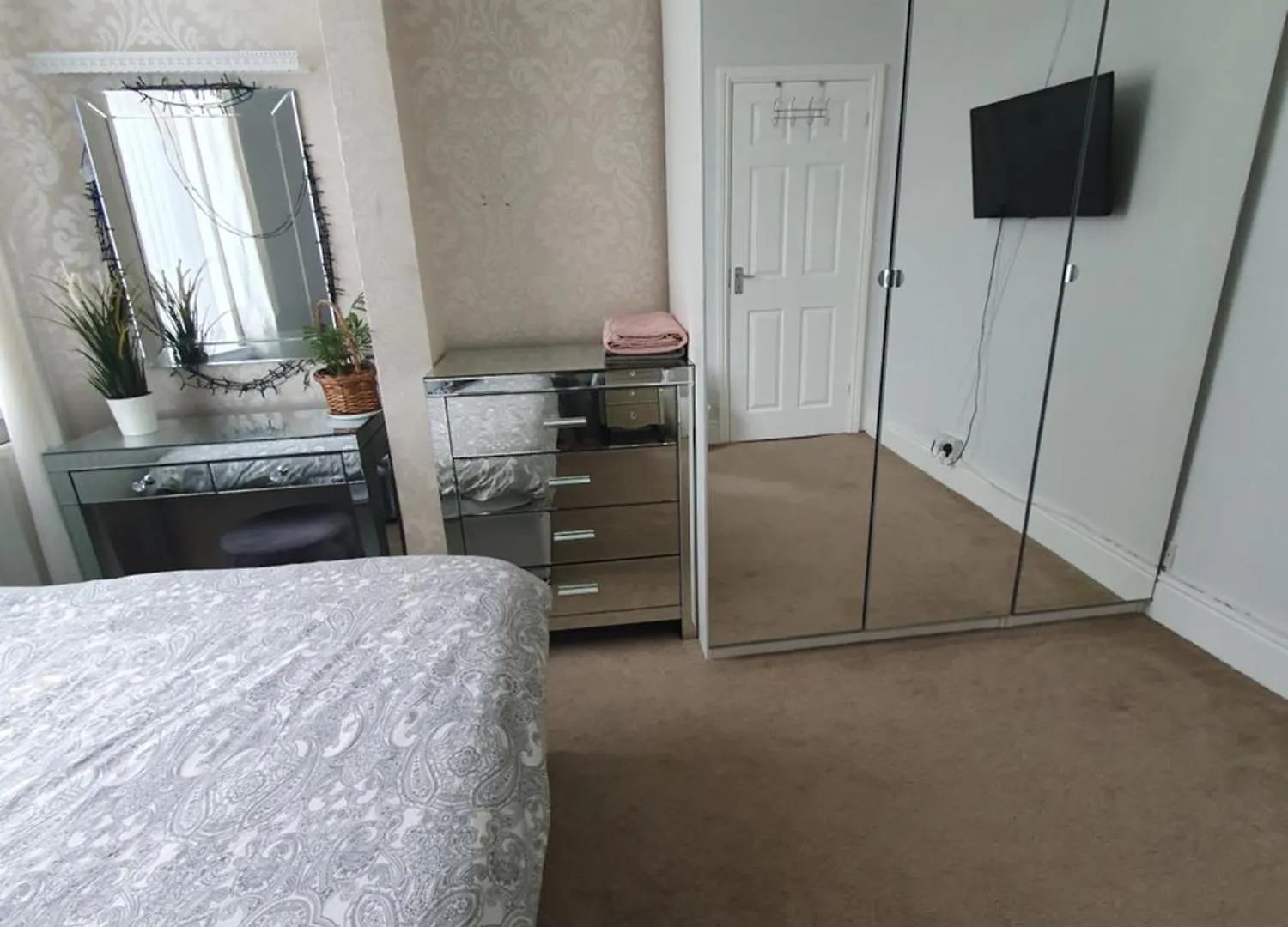 Private Double Room In Cardiff