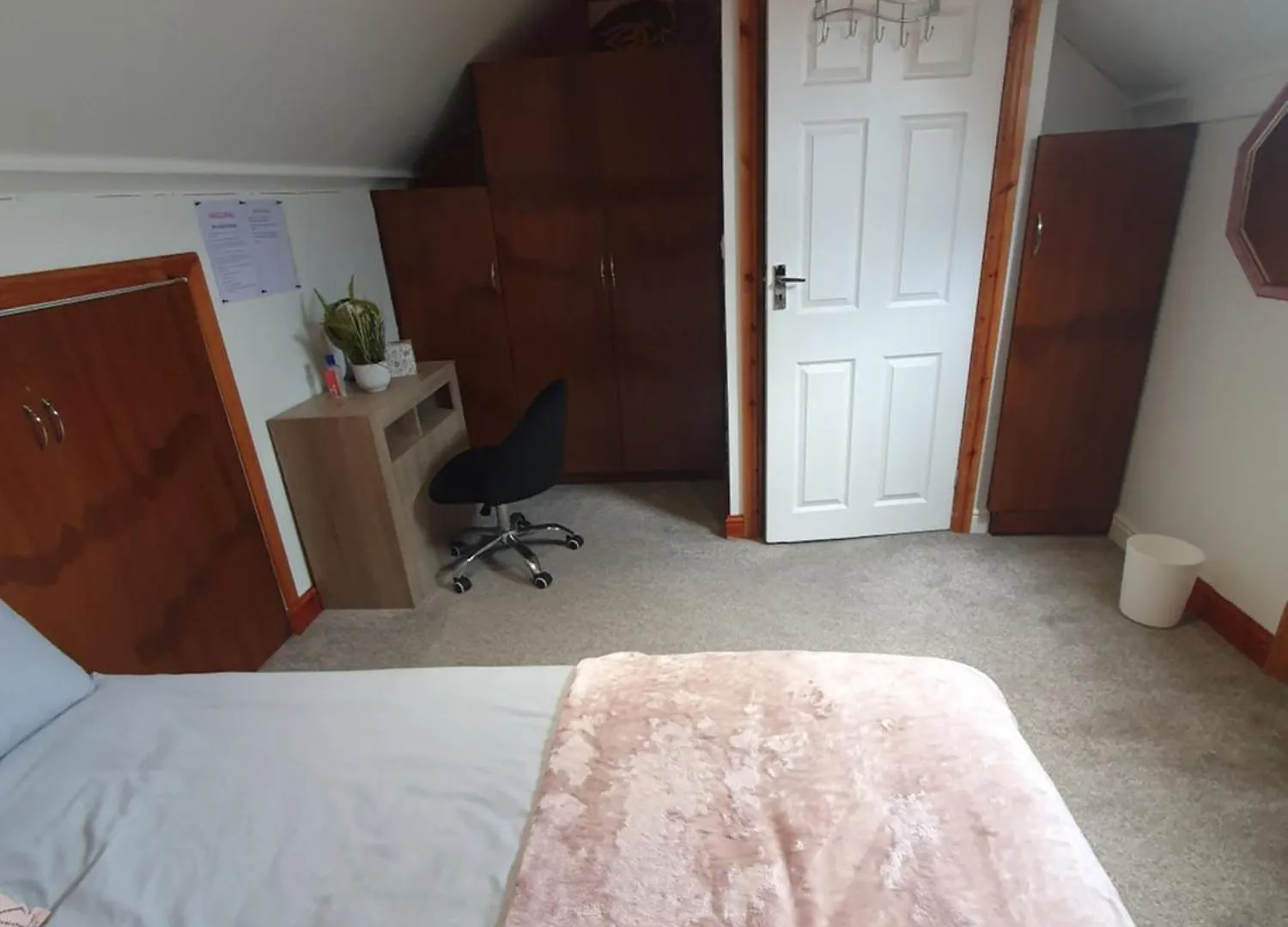 Private Double Room In Cardiff